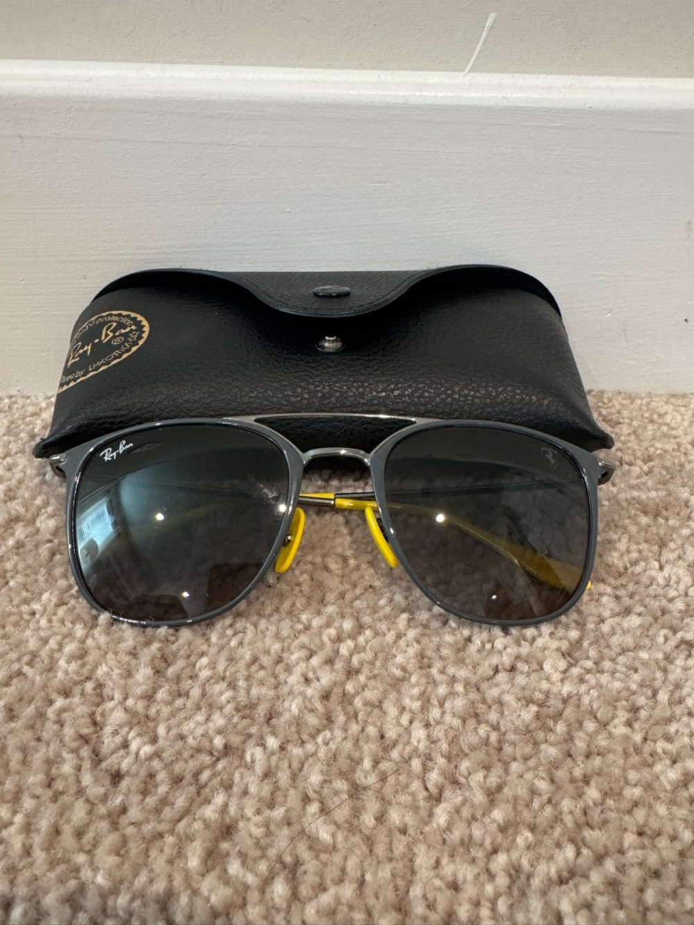 Ray-Ban Men’s Black Metal Aviator Sunglasses with Yellow Accents